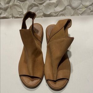 Musse & Cloud Cognac Tan Leather Open-Toe Slingback Sandals